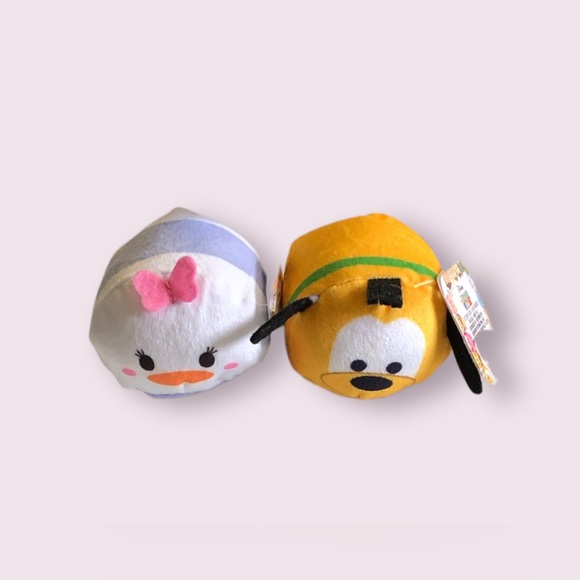 2/$14 Disney Tsum Tsum Daisy Duck & Pluto Plush Toys - Picture 2 of 3